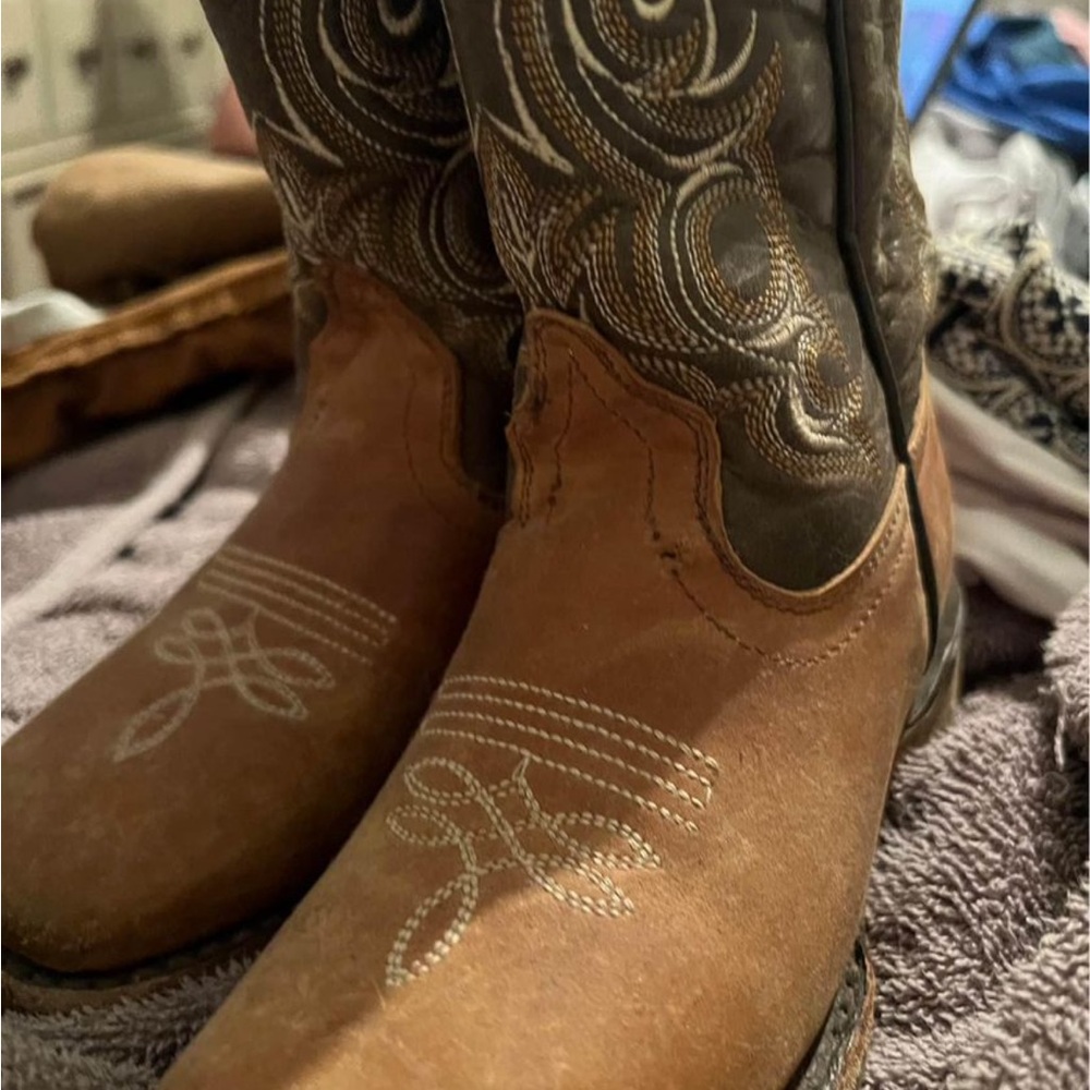 Kids boots 11.5